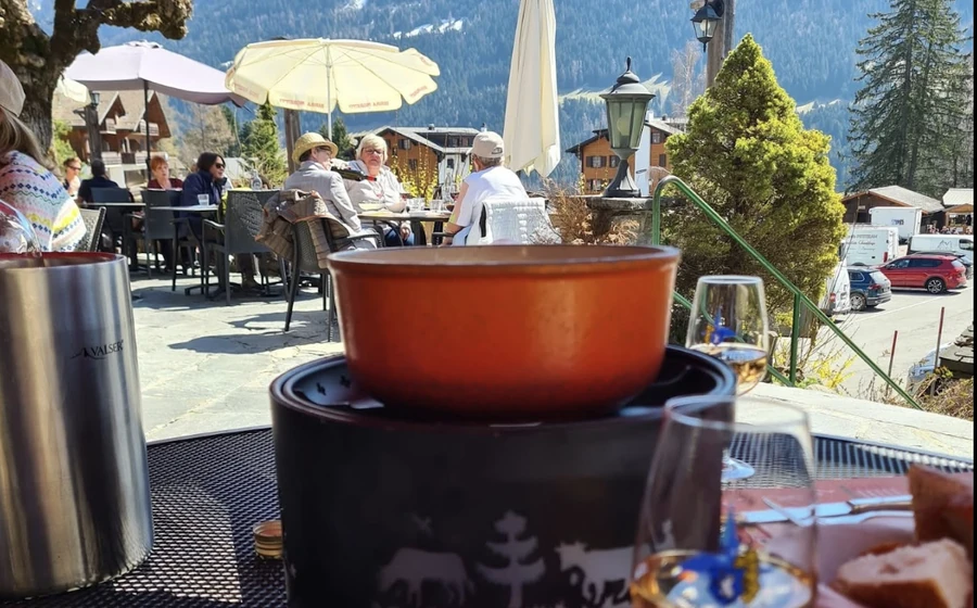 Fondue en terrasse à La Terrasse Gryon