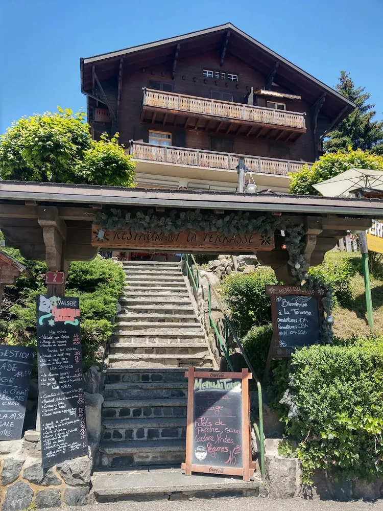 Entrée extérieure du restaurant La Terrasse