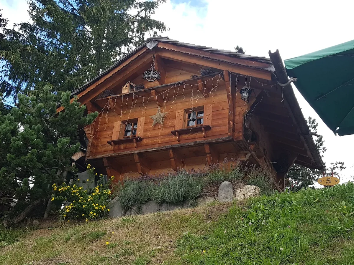 Le Farinet chalet en été