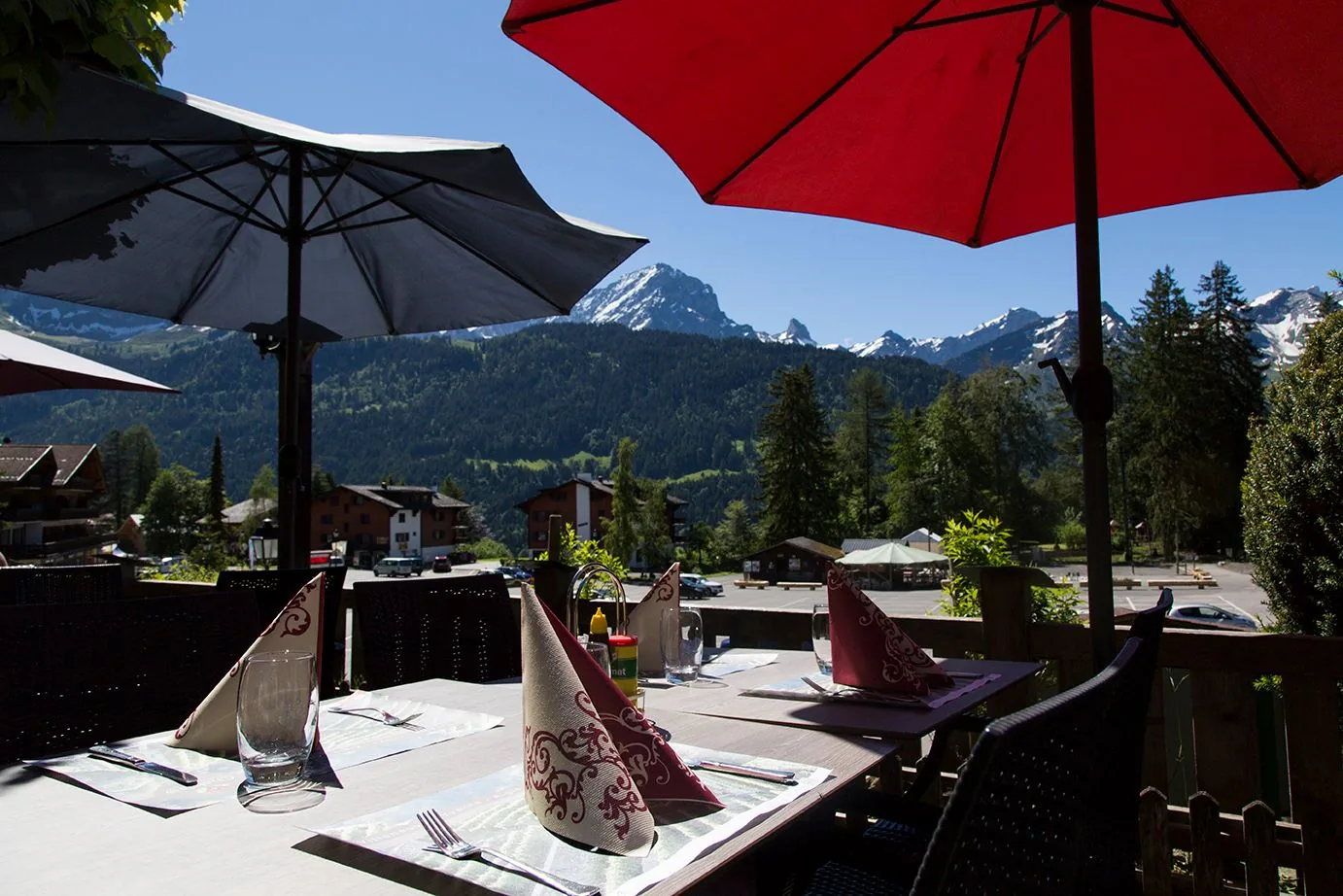 Terrasse avec vue montagne